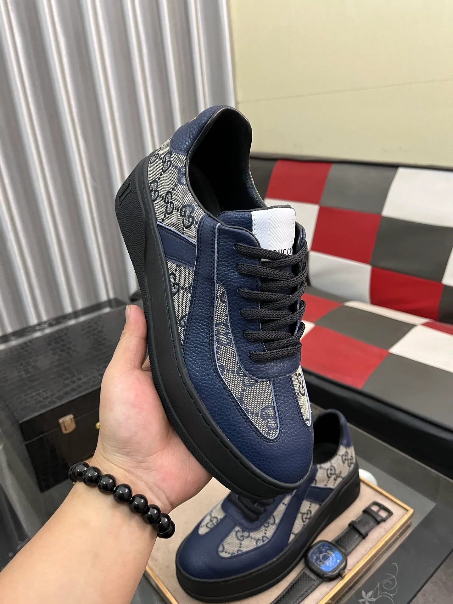 Men's shoes💰420⌚️⌚️[GUCCI] Gucci men's casual shoes are absolutely popular🔥The ultimate matching item for trendy men! The charm of super texture is irresistible, the main recommendation, the flower leather color is bright! The upper is made of high-quality cowhide with branded fabrics, pigskin lining for the feet, and wear-resistant rubber sole, which is noble and elegant! Extremely comfortable🎁🎁You can be as handsome as you want💪 38-443️⃣colors available
